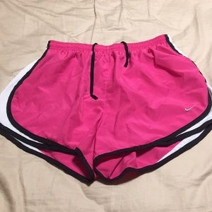 Nike Dri-Fit shorts women’s large lg hot pink